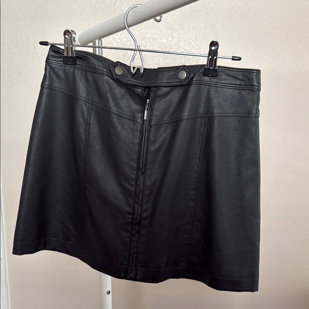 Abercrombie & Fitch Black Mini A-line Skirt for Casual Night Out